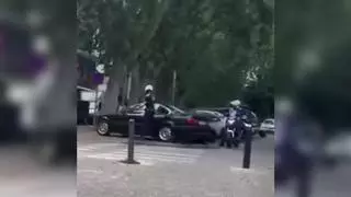 Condueix temeràriament i fuig de la policia causant destrosses en un aparcament de Girona