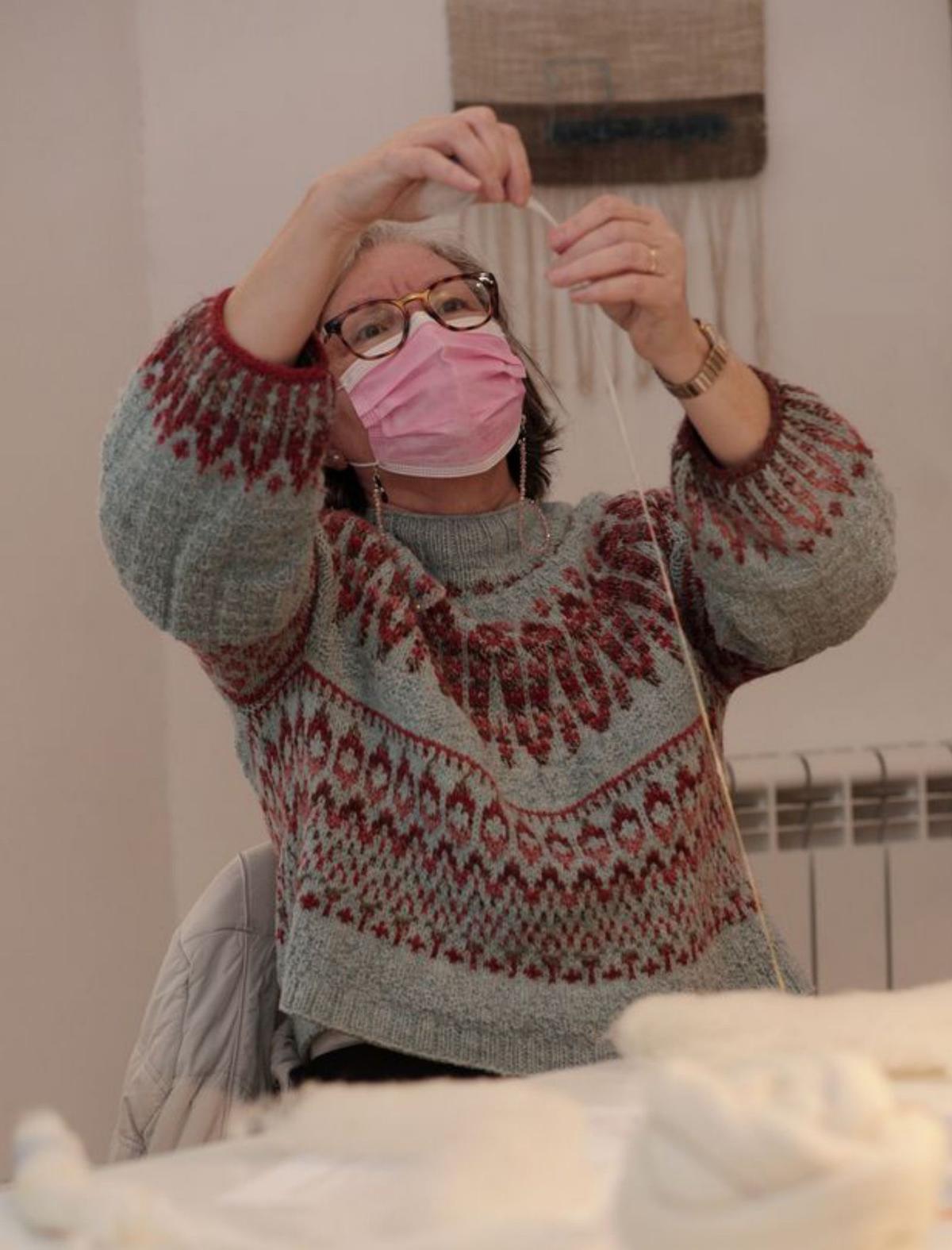 Taller de hilado con huso, «una herramienta pequeña y poderosa» | FOTOS DE MANU MIELNIEZUK