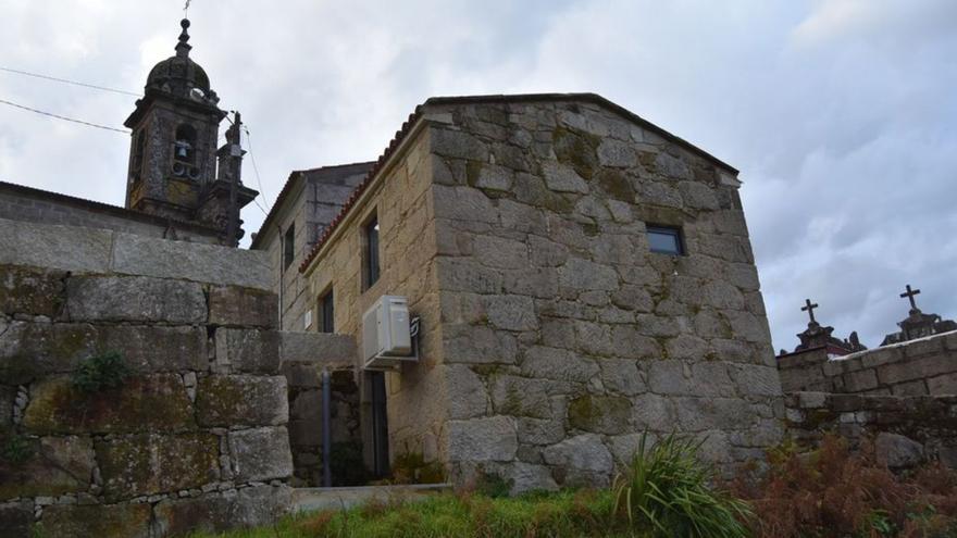 Los vecinos de Cedeira estrenan su nuevo local social en la antigua escuela