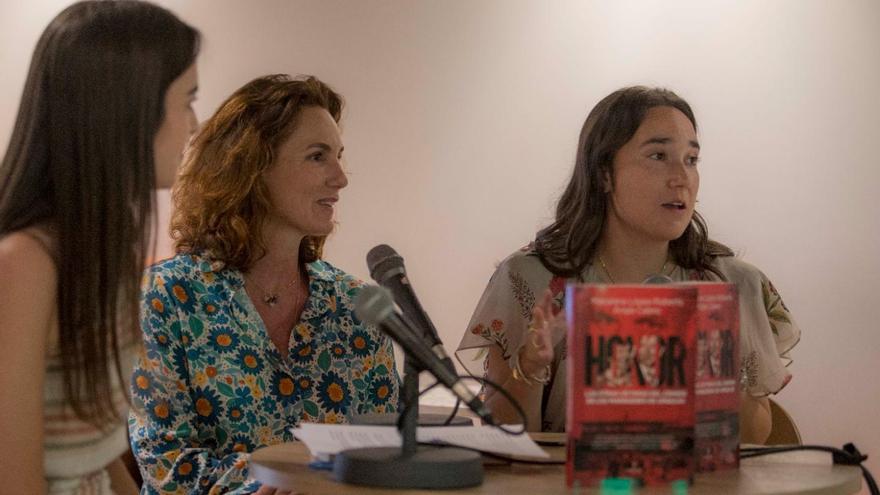 Macarena López-Roberts y Angie Calero en la presentación de &#039;Honor. Las otras víctimas del crimen de los Marqueses de Urquijo&#039;