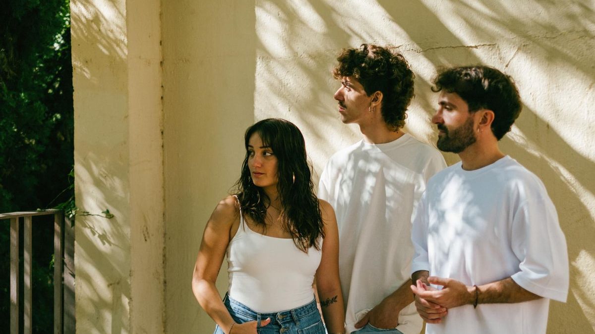 Laia Camps, Miquel Freixas i Martí Vila, els integrants de Celobert.