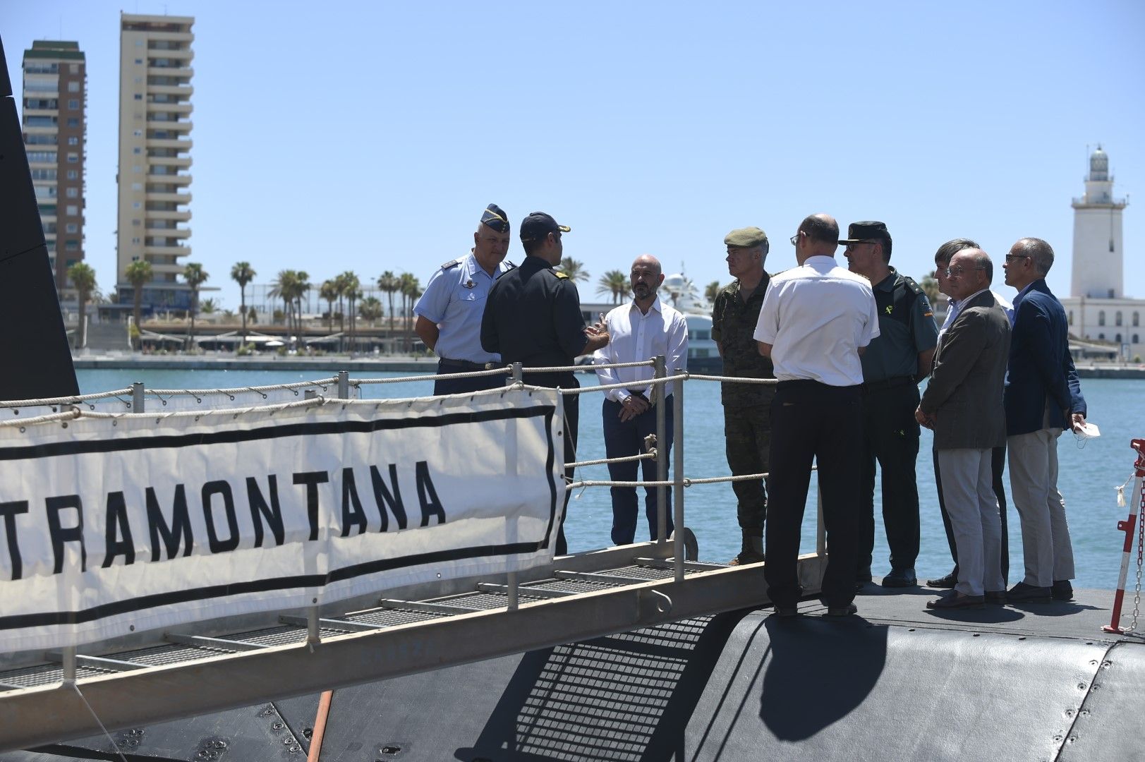 El submarino S-74 Tramontana atraca en el Puerto de Málaga