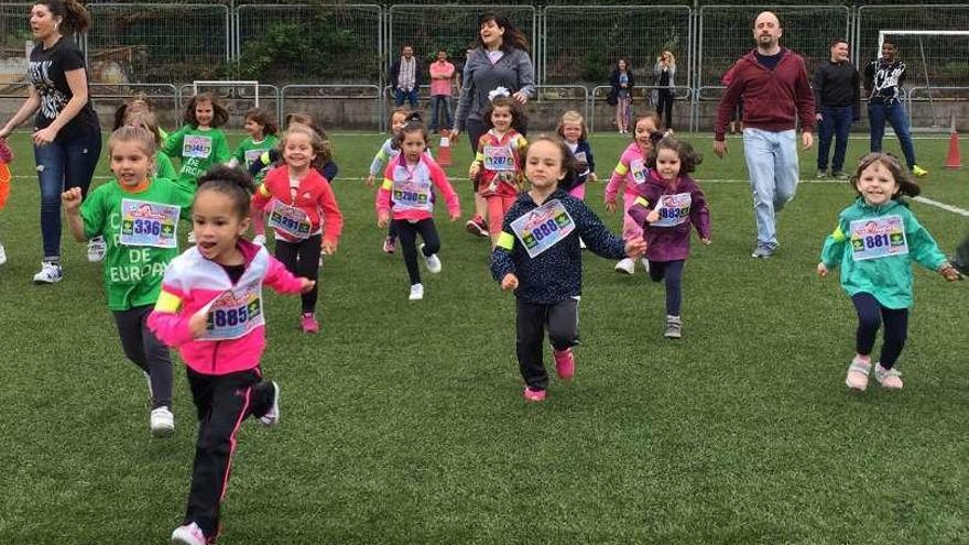 Más de 300 niños de la comarca participan en el VIII Cross infantil de Cangas de Onís