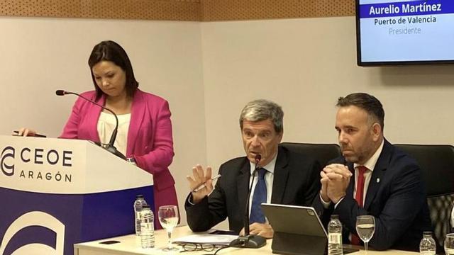 A. Martínez (2º por la derecha), en CEOE Aragón. | LEVANTE-EMV