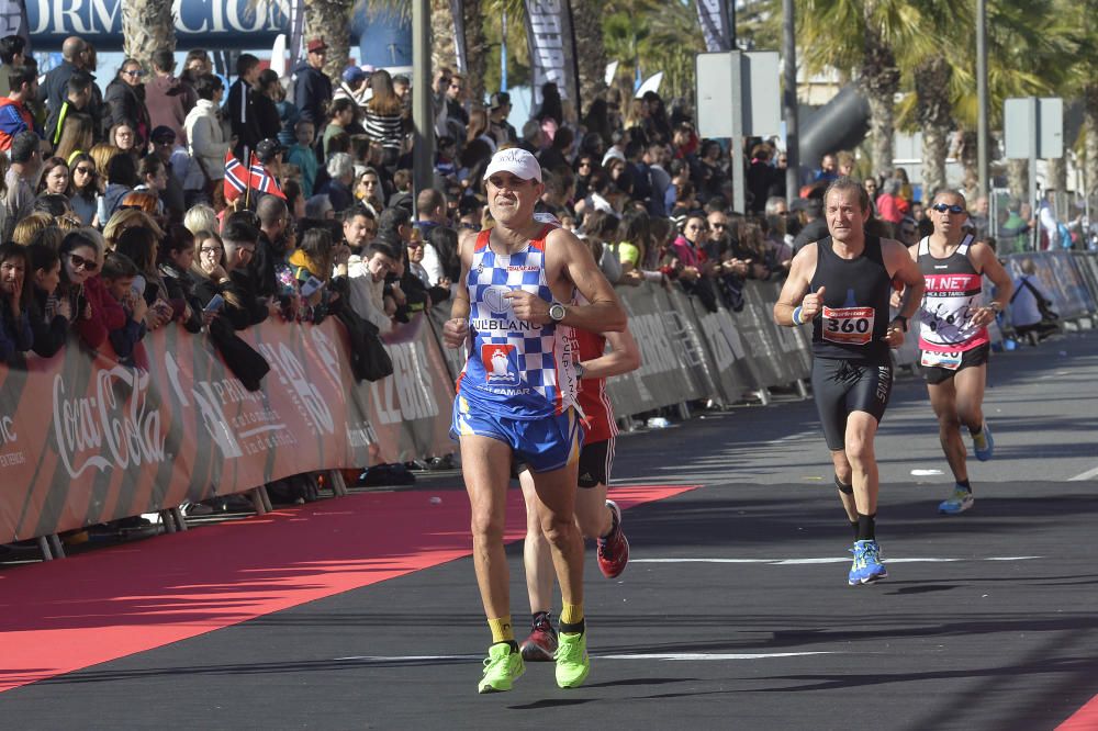 El keniata ha superado al marroquí Hassane Ahouchar con un tiempo de 1:04:29