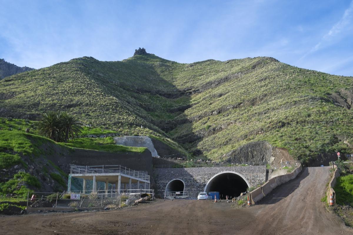 Visitas a las obras de la carretera de La Aldea