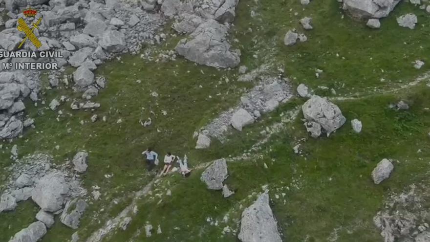 Herida una escaladora francesa en la canal de Camburero, en Cabrales