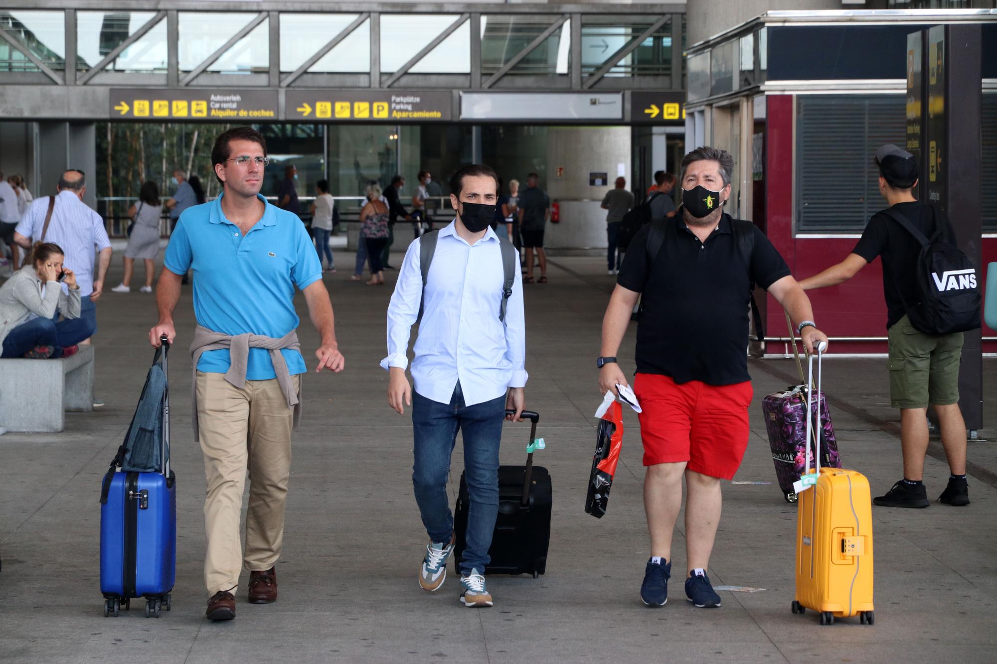 Llegada de turistas al aeropuerto de Málaga, el primer día de las vacaciones de verano de 2021