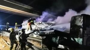 Reoberta l’AP-7 a Ulldecona després de l’incendi d’un camió