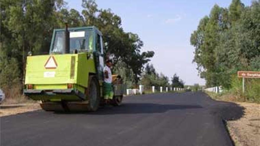 Empieza la obra para mejorar y ampliar el camino de Zurbarán