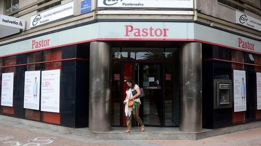 Oficina del Banco Pastor en Pontevedra. // Rafa Vázquez