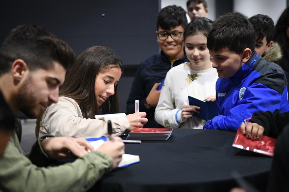 Alumnos de 6º de Primaria conocen las instalaciones del Deportivo en Riazor dentro de la serie de encuentros organizados por LA OPINIÓN y la Fundación Real Club Deportivo.