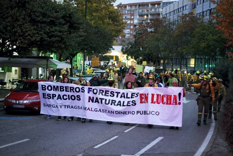 Fotogalería de la marcha de los bomberos forestales