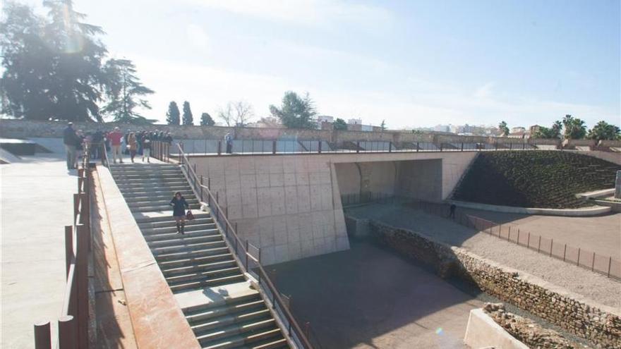 Alertan del deterioro del baluarte de la Trinidad en Badajoz un mes después de su restauración