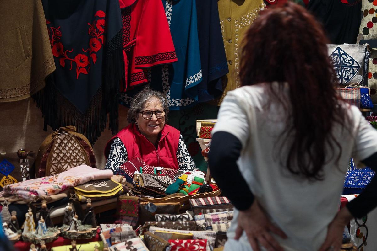 Foro de artesanos para la indumentaria tradicional
