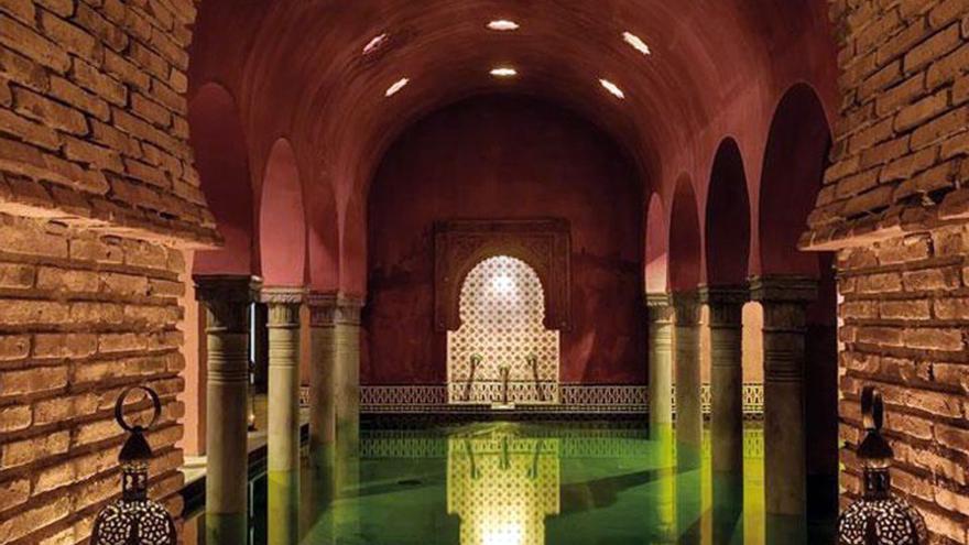 Perspectiva duns baños árabes na cidade de Córdoba.