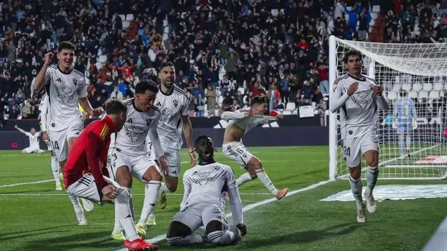 Resumen, goles y highlights del Albacete BP 2 - 1 UD Las Palmas de la jornada 30 de LaLiga Hypermotion