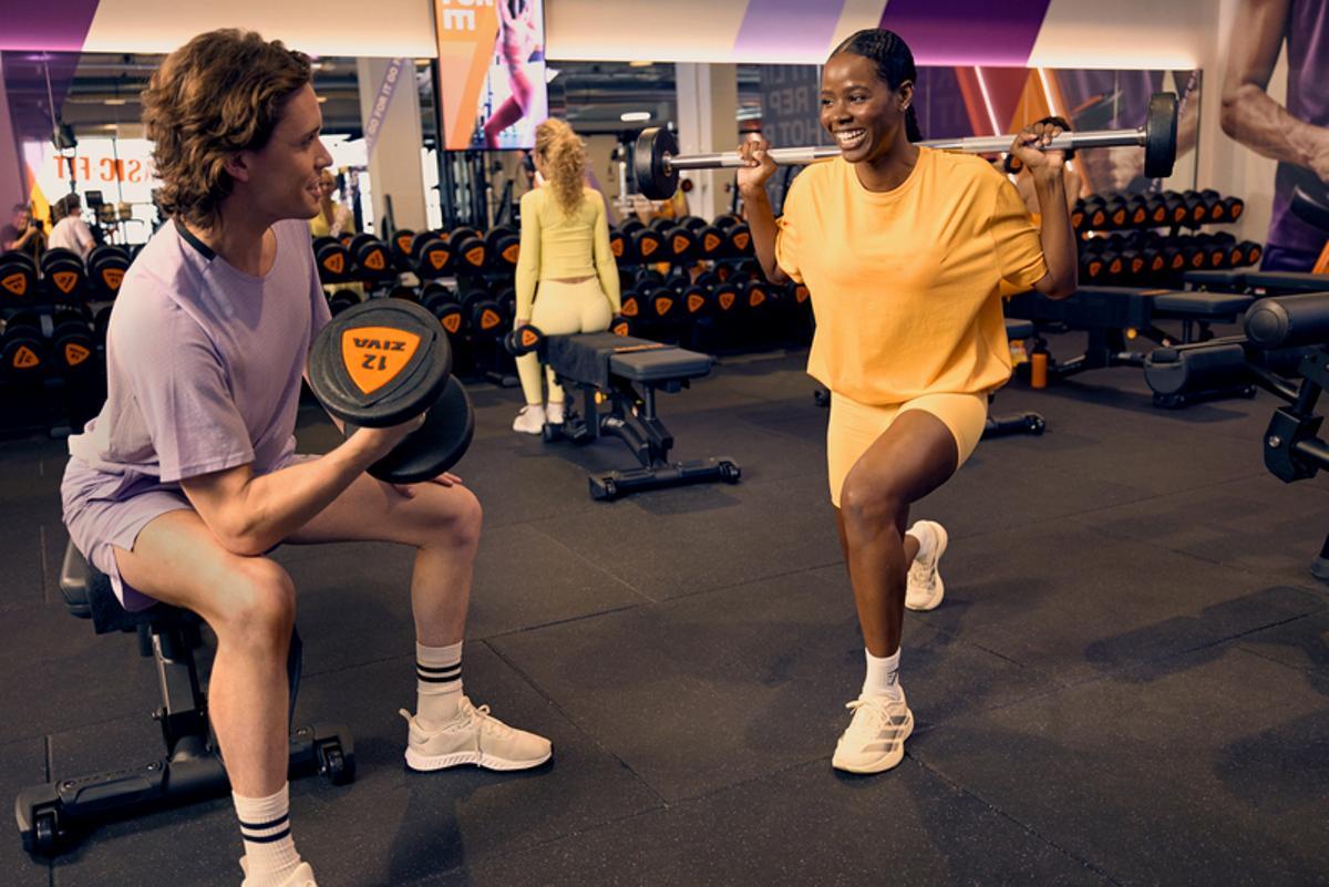 Entrenamiento libre con pesas en Basic-Fit.