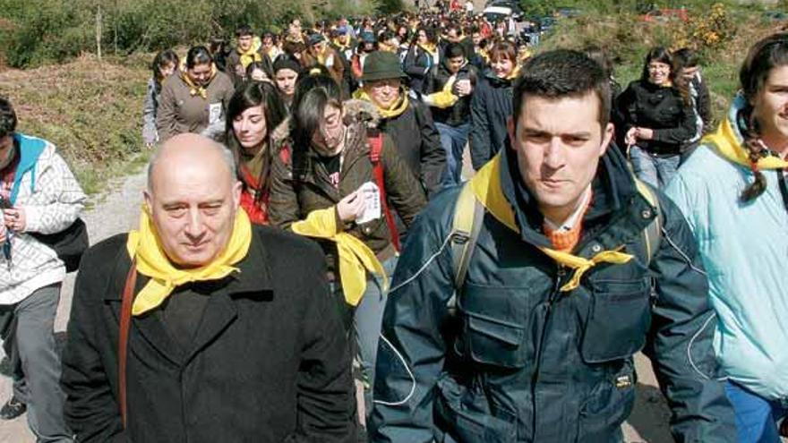 Los participantes comenzaron su ascención a la capilla del Faro poco antes de mediodía.