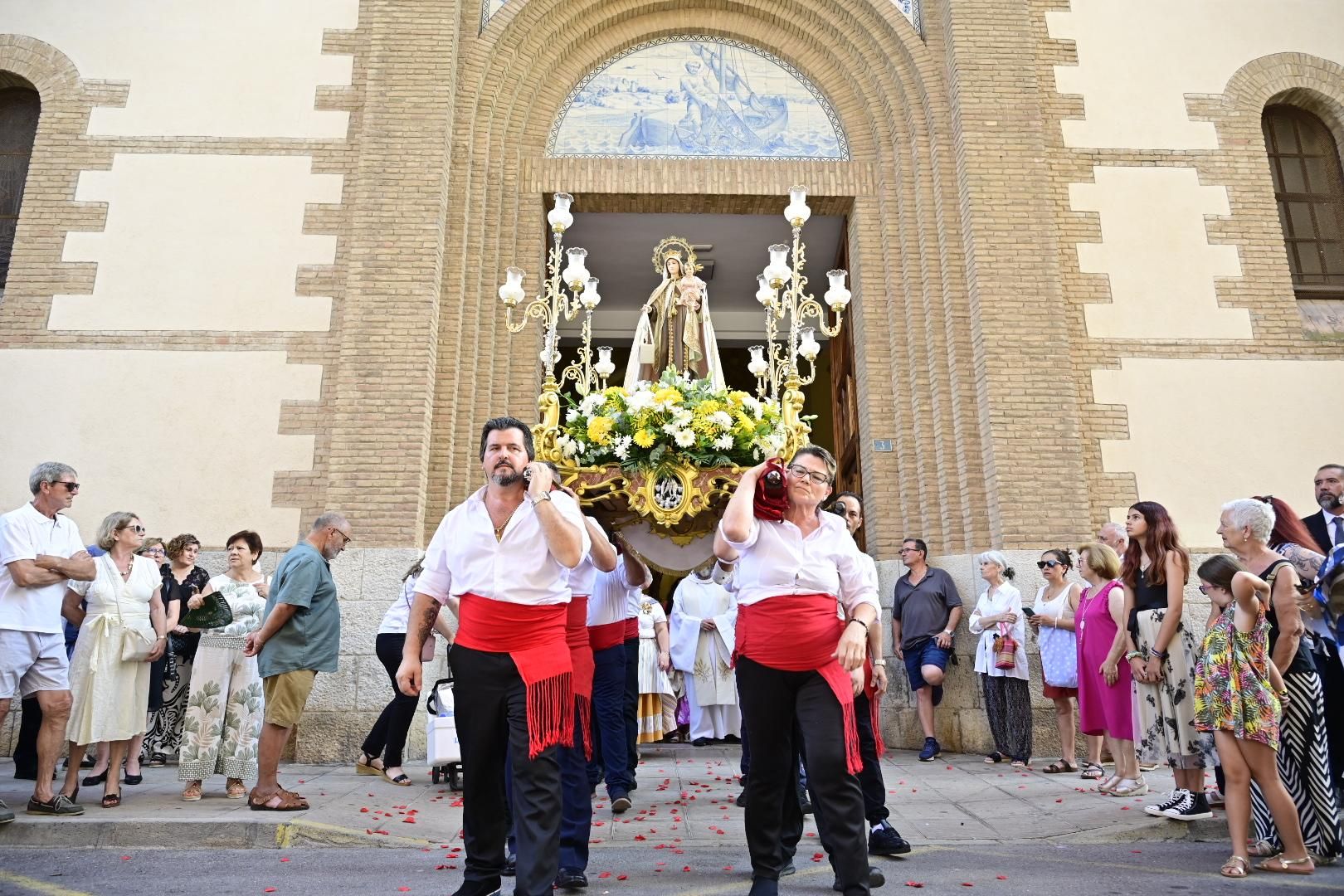 El Grau de Castelló honra a la Virgen del Carmen: misa con sorpresa y emotiva procesión