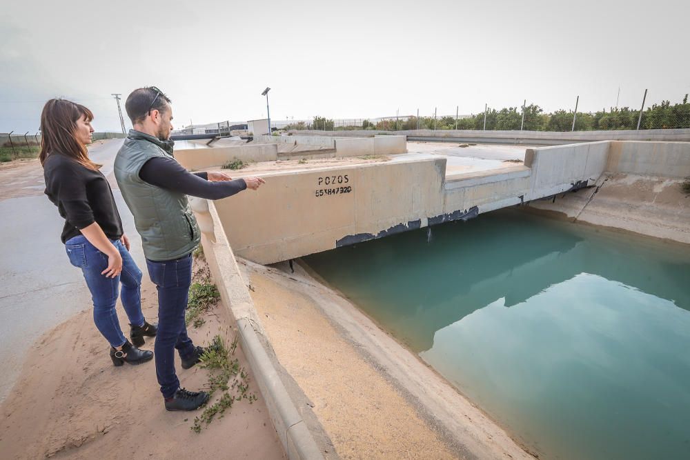 La obra realizada por la CHS en 2010 para evitar que el canal se inundara con caudales de las avenidas de las ramblas inunda tres barrio rurales de Pilar de la Horadada cuando hay lluvias torrenciales