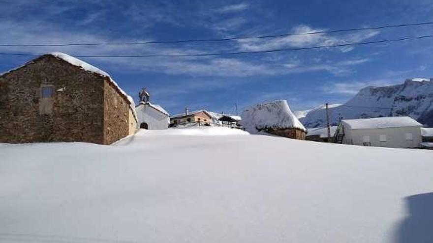 La Peral, en Somiedo, ayer.