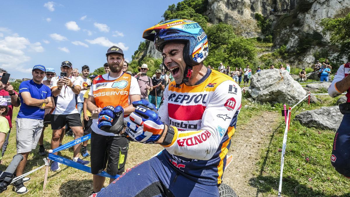 Toni Bou celebra su nuevo éxito en el Mundial de Trial