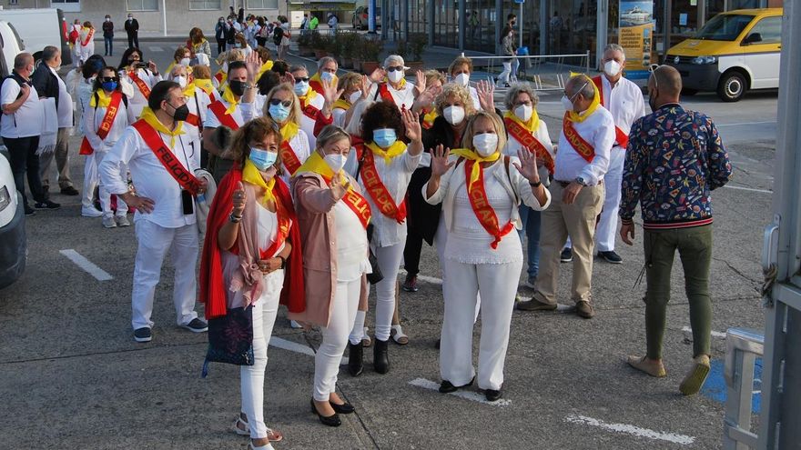 Turistas madrileños a punto de zarpar desde O Grove.