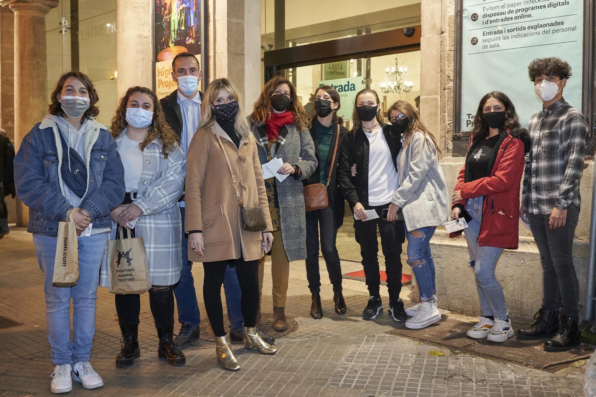 Profesores y alumnos del IES Son Cladera.