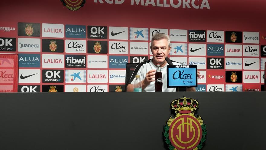 Javier Aguirre: &quot;Parece que nos quema la pelota, no damos tres pases seguidos&quot;