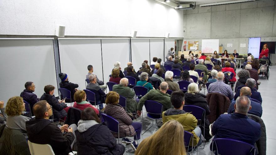 Las demandas de los vecinos de A Coruña: refuerzo de la iluminación y mejores aceras