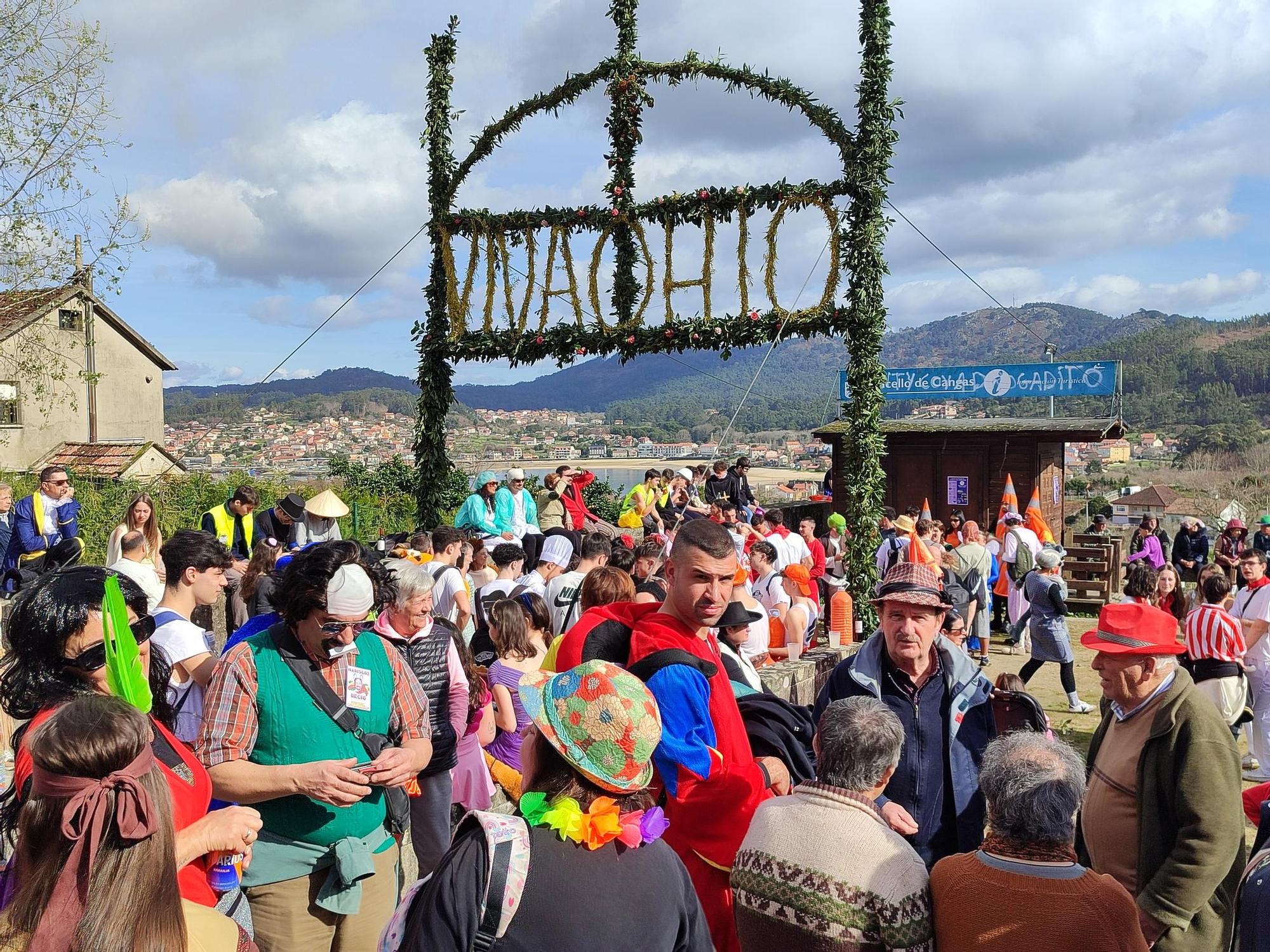 O Hío se disfraza de color, fiesta y alegría