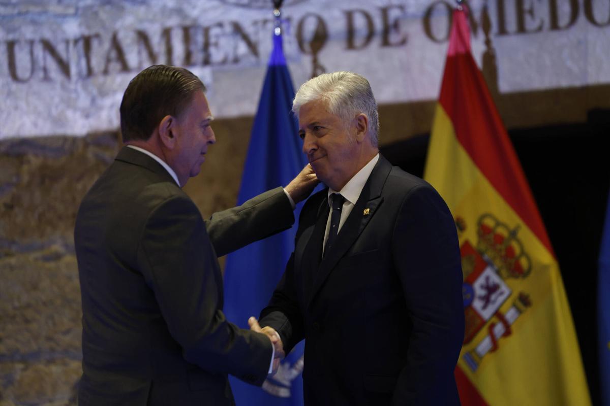 Oviedo reconoce los méritos deportivos, sociales y económicos con sus máximas distinciones