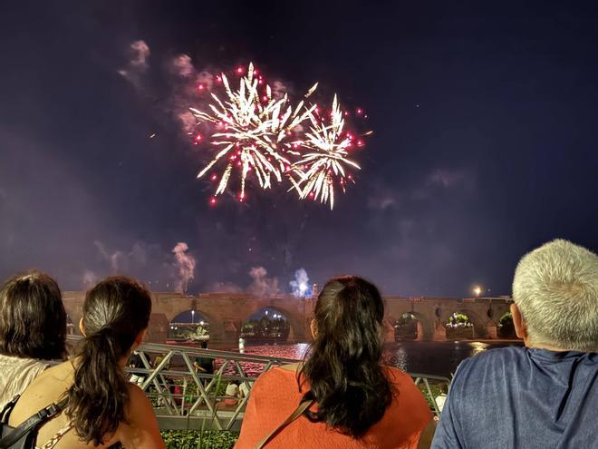 Galería | Las imágenes de los fuegos artificiales de Badajoz