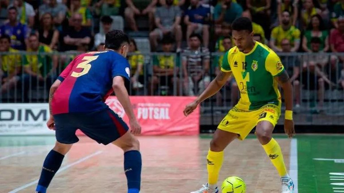 Renato, en un partido con el Jaén ante el Barça