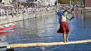 Cimavilla, fiel a su tradición de la cucaña