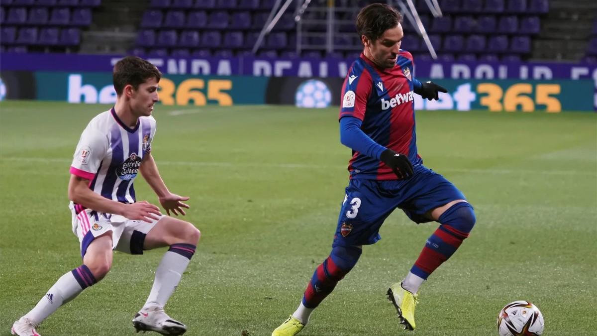 Toño y Toni Villa en un acción del partido.