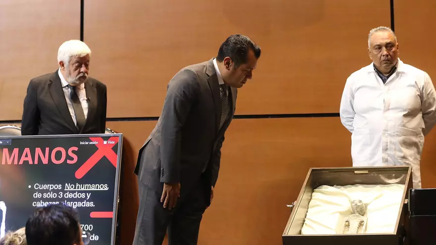 VIDEO | Extraterrestres de tres dits i un cap allargat
