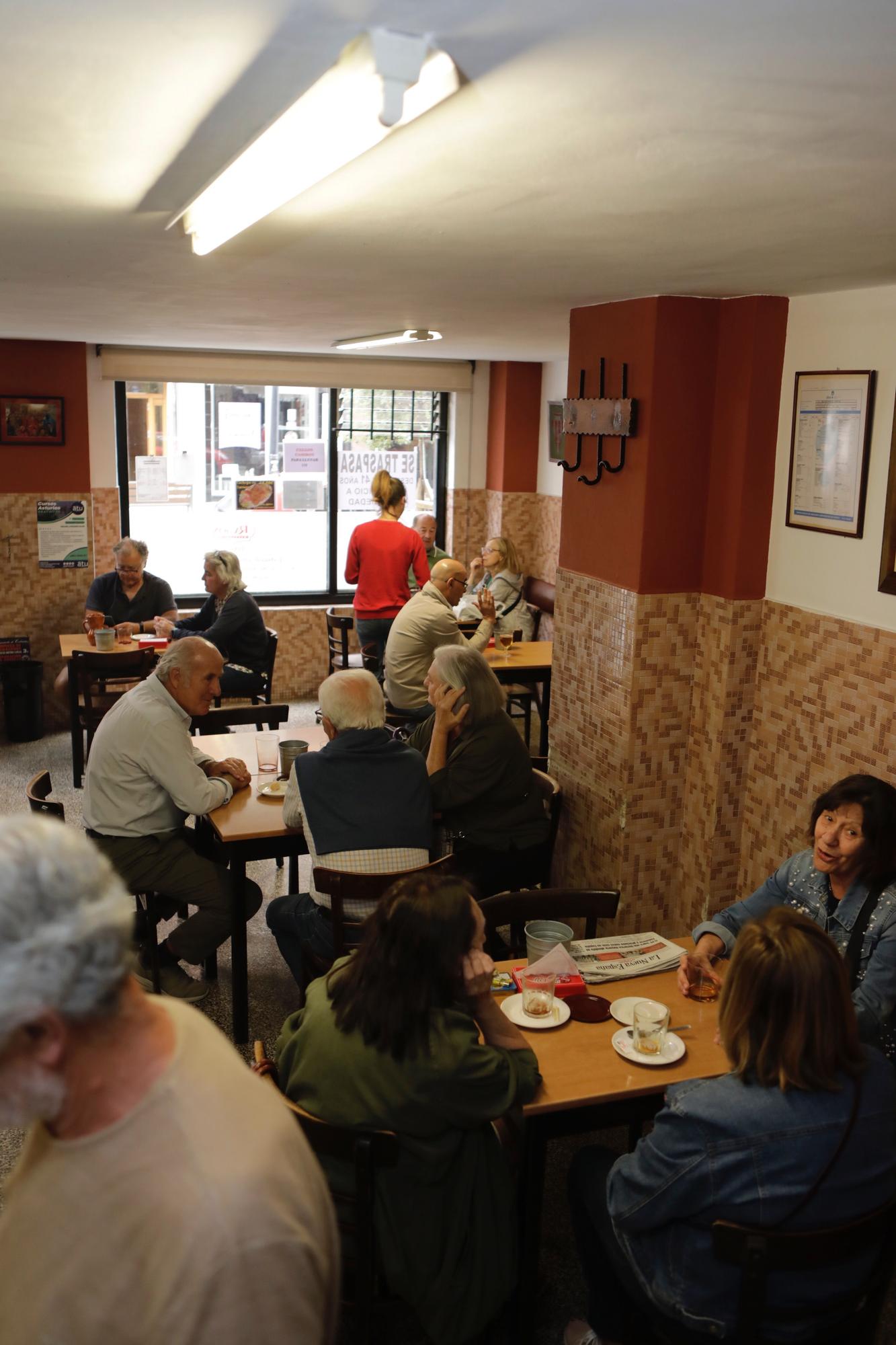 En imágenes: cierre del bar Ramón en Gijón