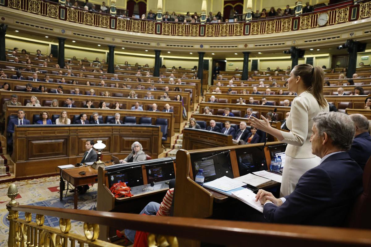MADRID, 18/03/2026.- La portavoz parlamentaria del PP, Ester Muñoz, durante su intervención en la sesión de control al Ejecutivo en el Congreso. EFE/ Mariscal
