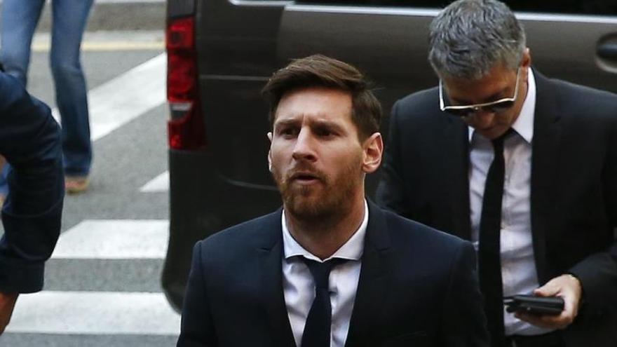 Una foto de archivo de Messi llegando a un juzgado.