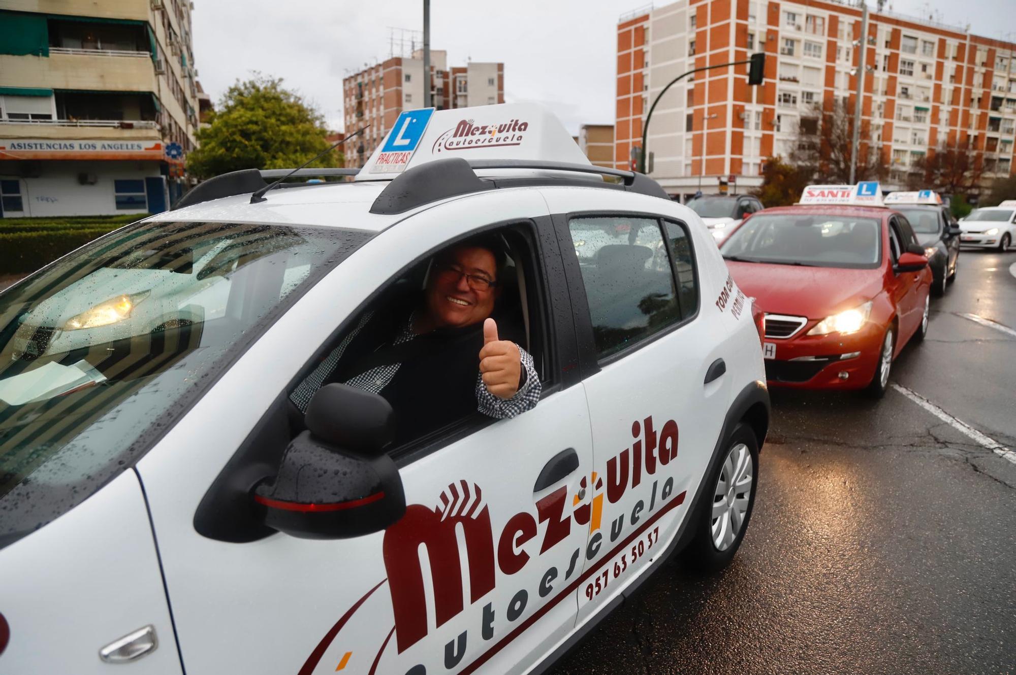 Las autoescuelas de Córdoba protestan para conseguir más exámenes