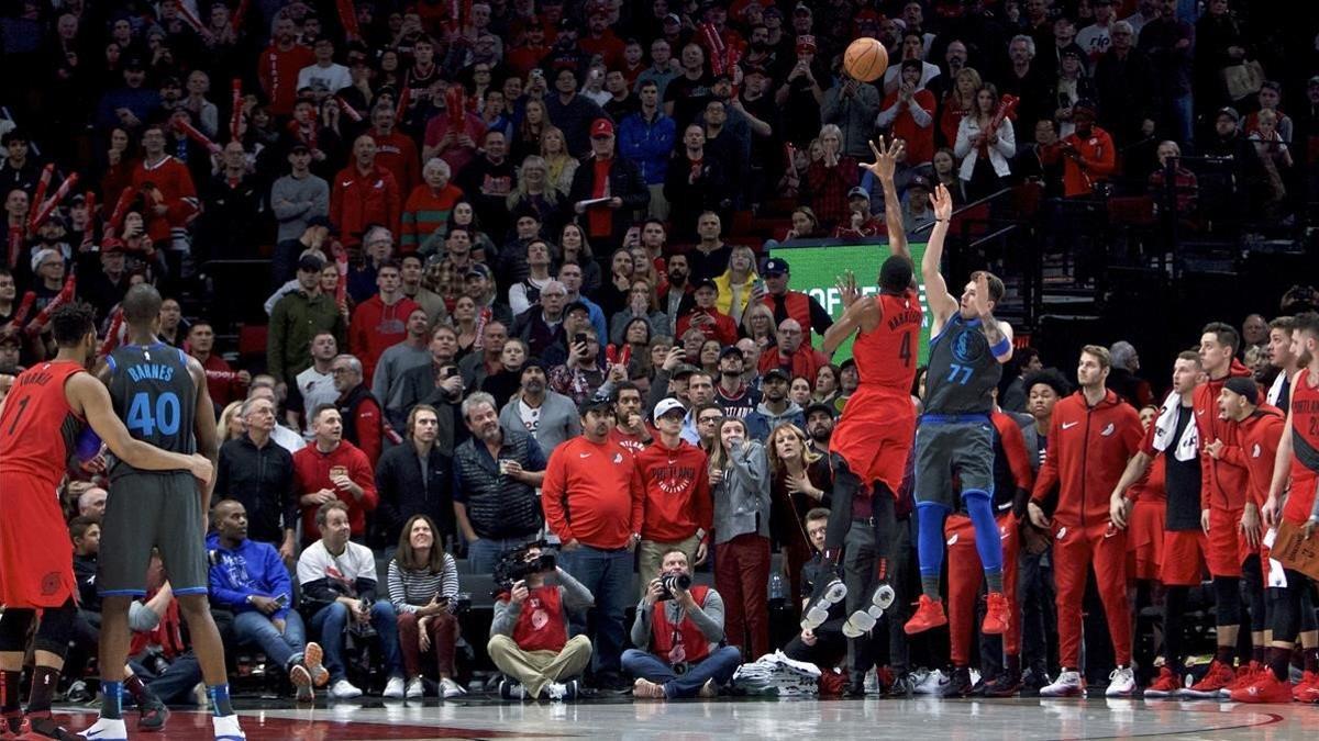 Doncic, en el lanzamiento que forzó la prórroga ante Portland.