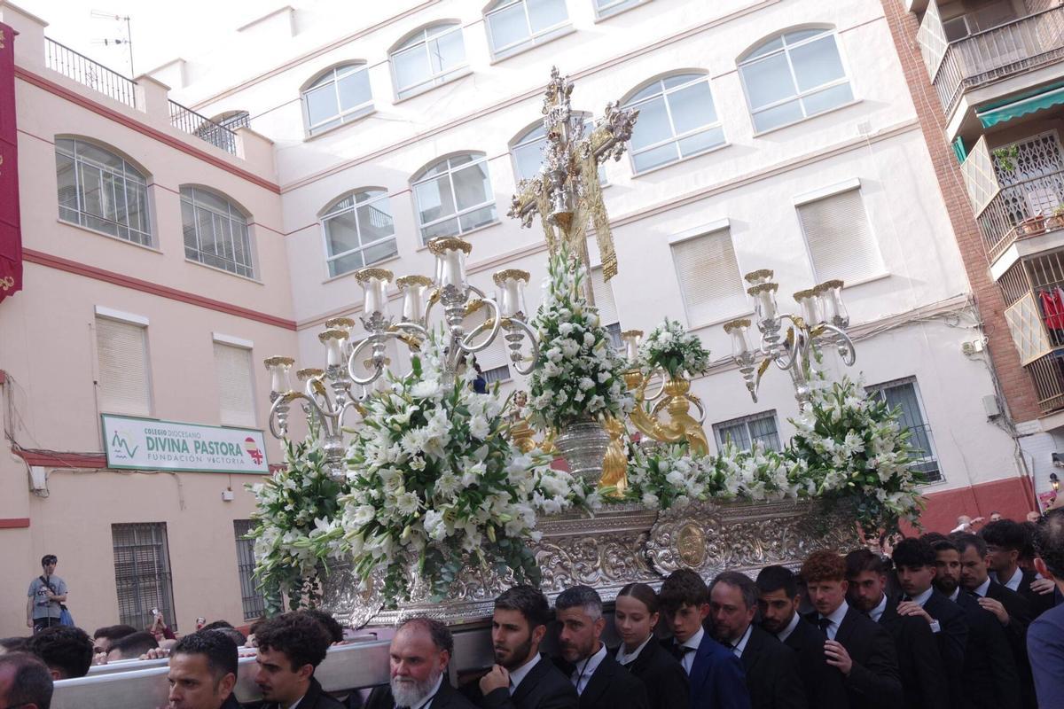 Procesión de la Santa Cruz Torre del Ángel de Salesianos en Málaga
