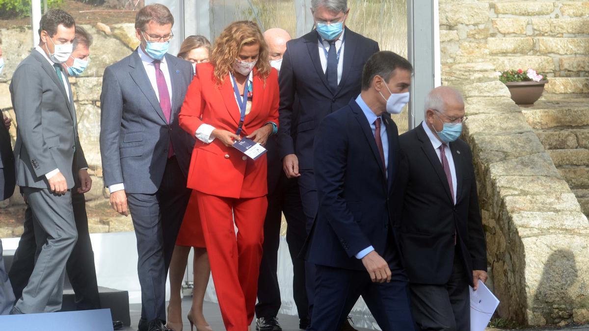 José Cacabelos, junto a los presidentes del Gobierno de España, la Xunta y la Diputación.