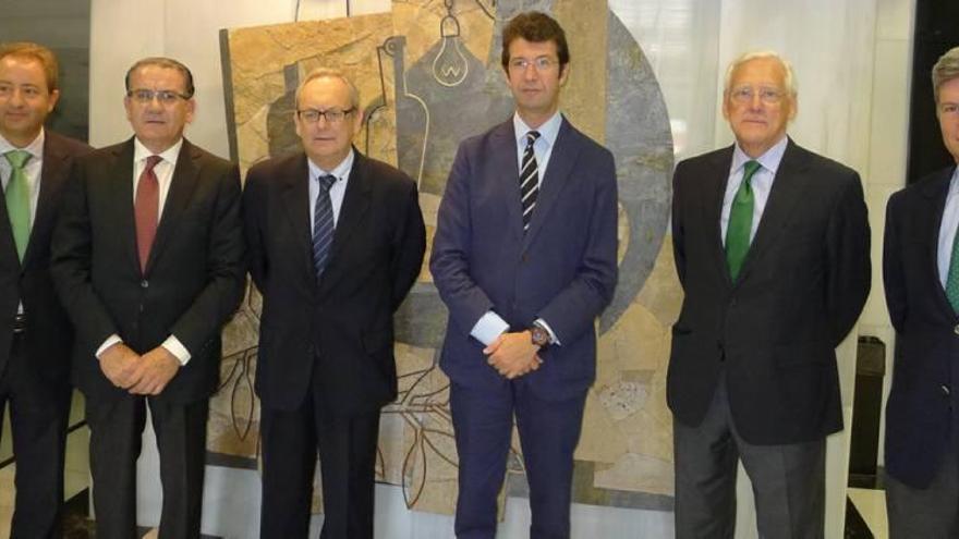 César Calomarde (director de zona), Patricio Valverde (delegado institucional), Alfonso García, Ruiz, Javier Villalba (director de negocio) y Antonio Espinosa (consejero delegado de Iberdrola Distribución Eléctrica).