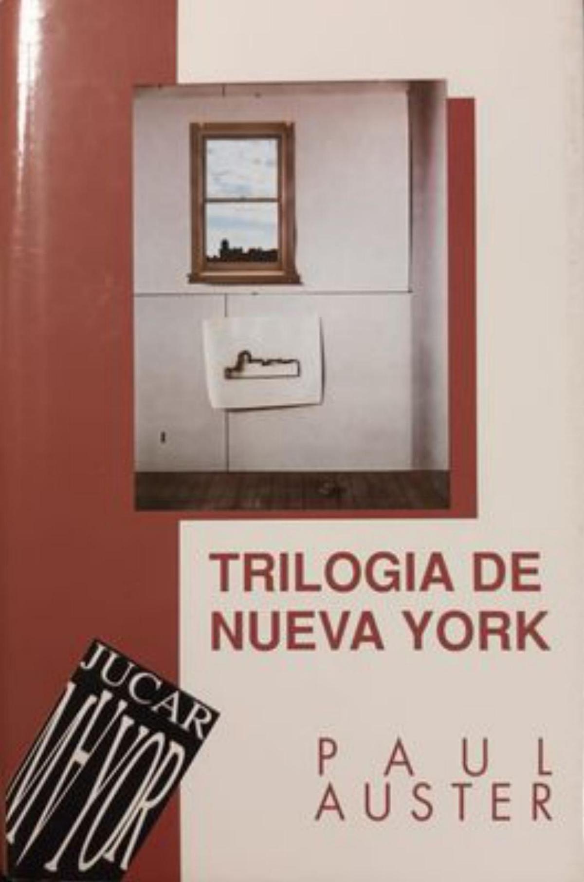 La cubierta de la 'Trilogía de Nueva York' editada por 'Jucar' y diseñada por Ángel de la Calle.