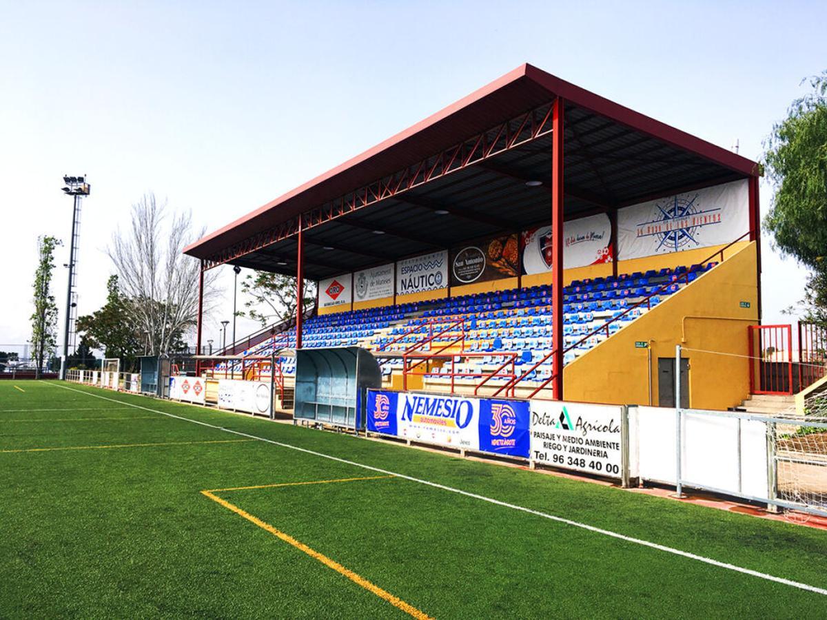 Grada del polideportivo del Manises.