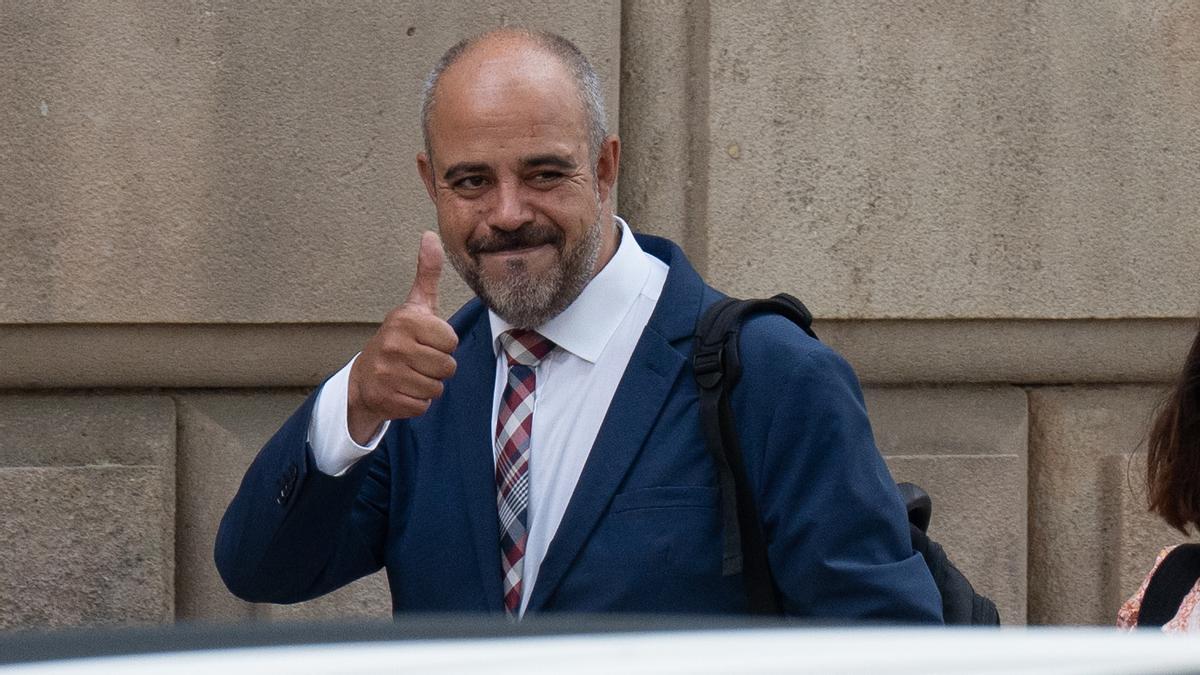 L’exconseller Miquel Buch s’asseu avui al banc dels acusats per l’escorta de Puigdemont
