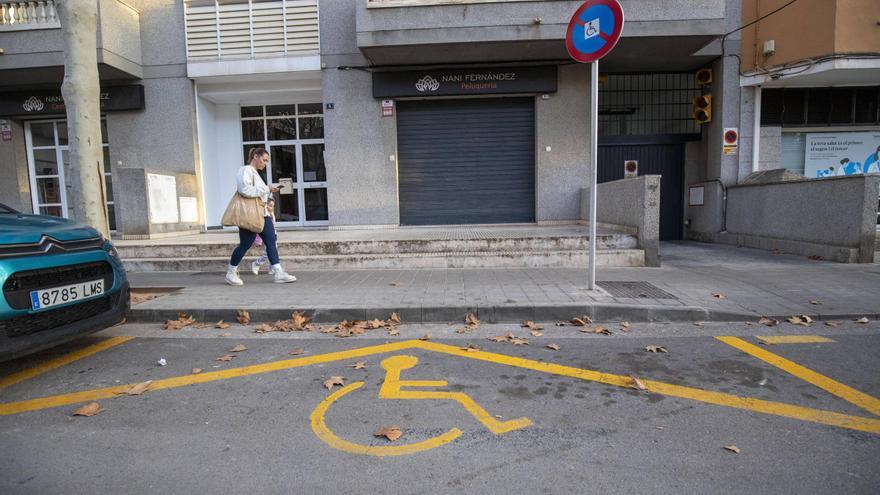 Tramitar una reserva de aparcamiento para personas con discapacidad en Palma se demora hasta dos años